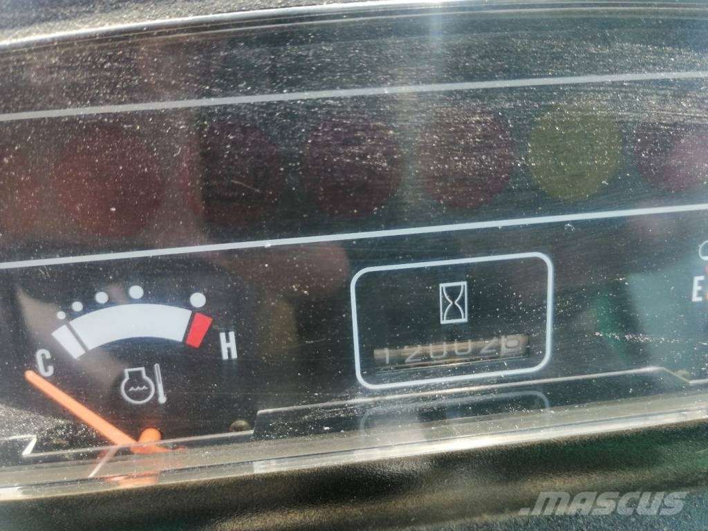 Mitsubishi FD40 Дизелови камиони