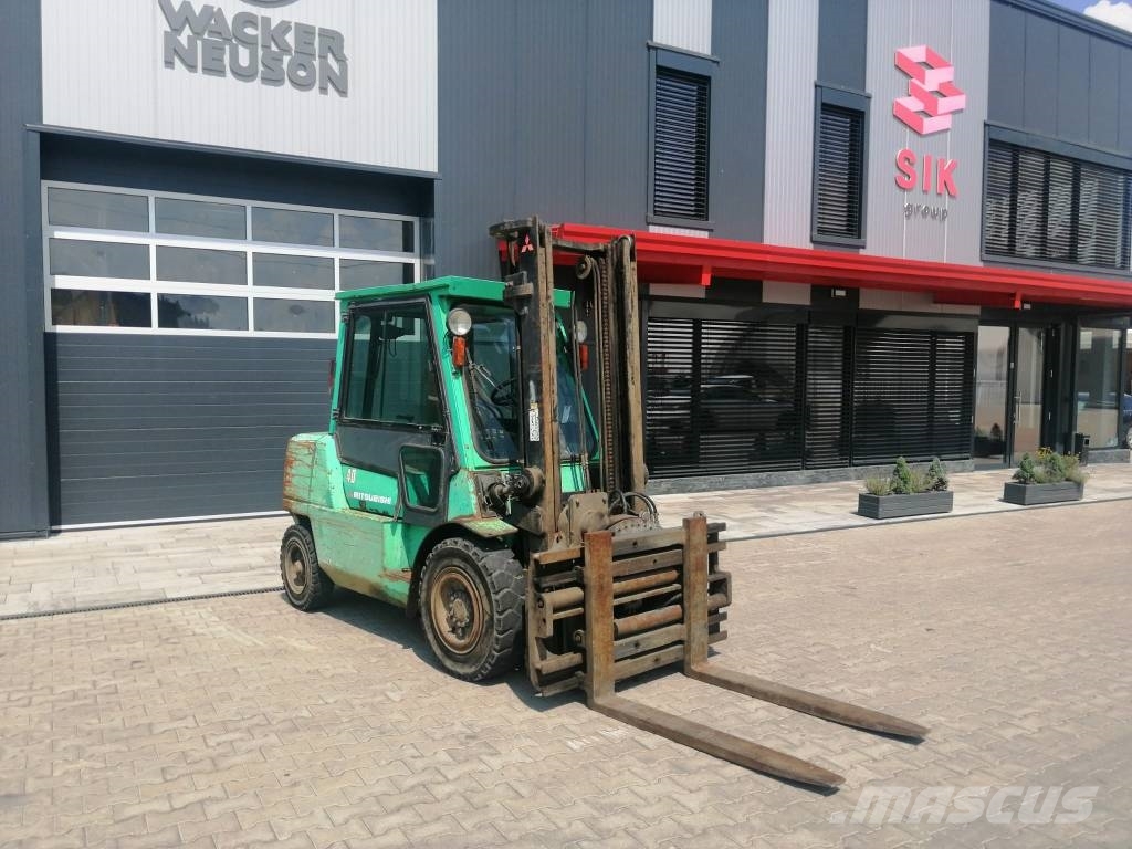 Mitsubishi FD40 Дизелови камиони