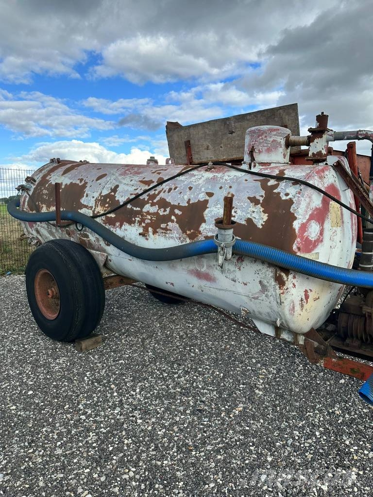  5000 ltr slamsuger vandvogn Lietteen levittimet