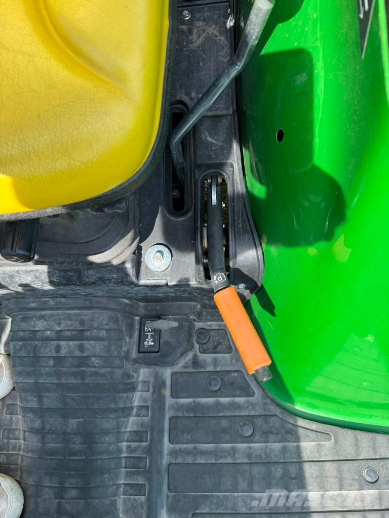 John Deere 3038E Trattori