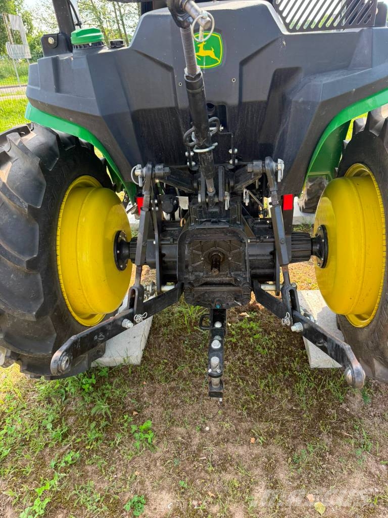 John Deere 3038E Trattori