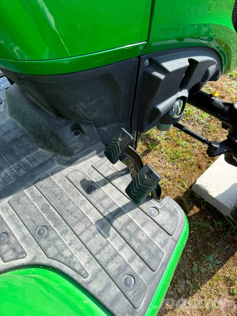 John Deere 3038E Trattori