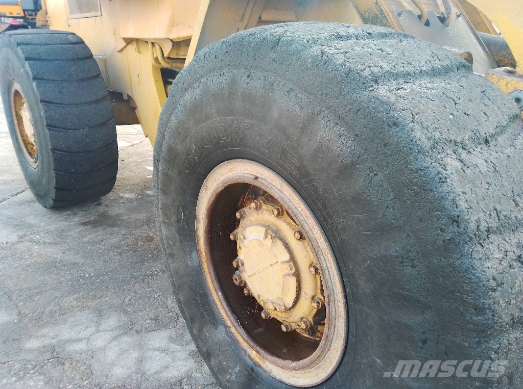 CAT 936 لوادر بعجل