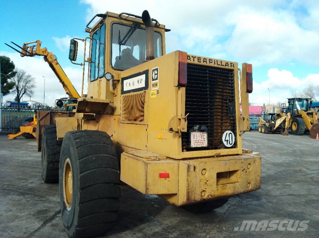 CAT 936 لوادر بعجل