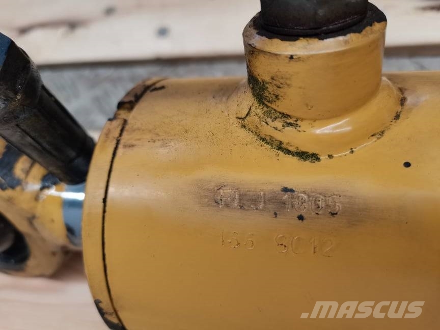 CAT TH 62 leveling actuator Wysięgniki i ramiona