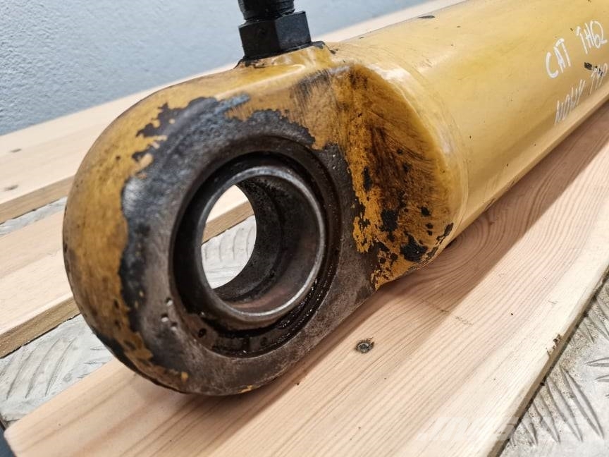 CAT TH 62 leveling actuator Wysięgniki i ramiona