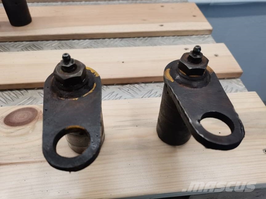 CAT TH 62 leveling actuator Wysięgniki i ramiona