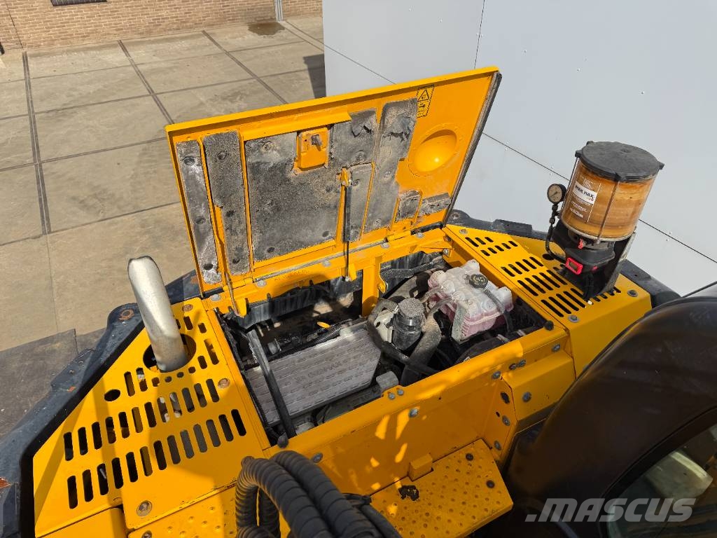 JCB JZ141LC Crawler excavators