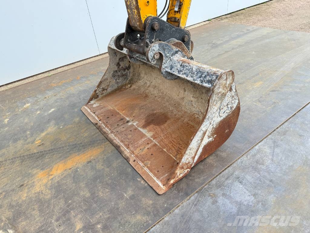 JCB JZ141LC Crawler excavators