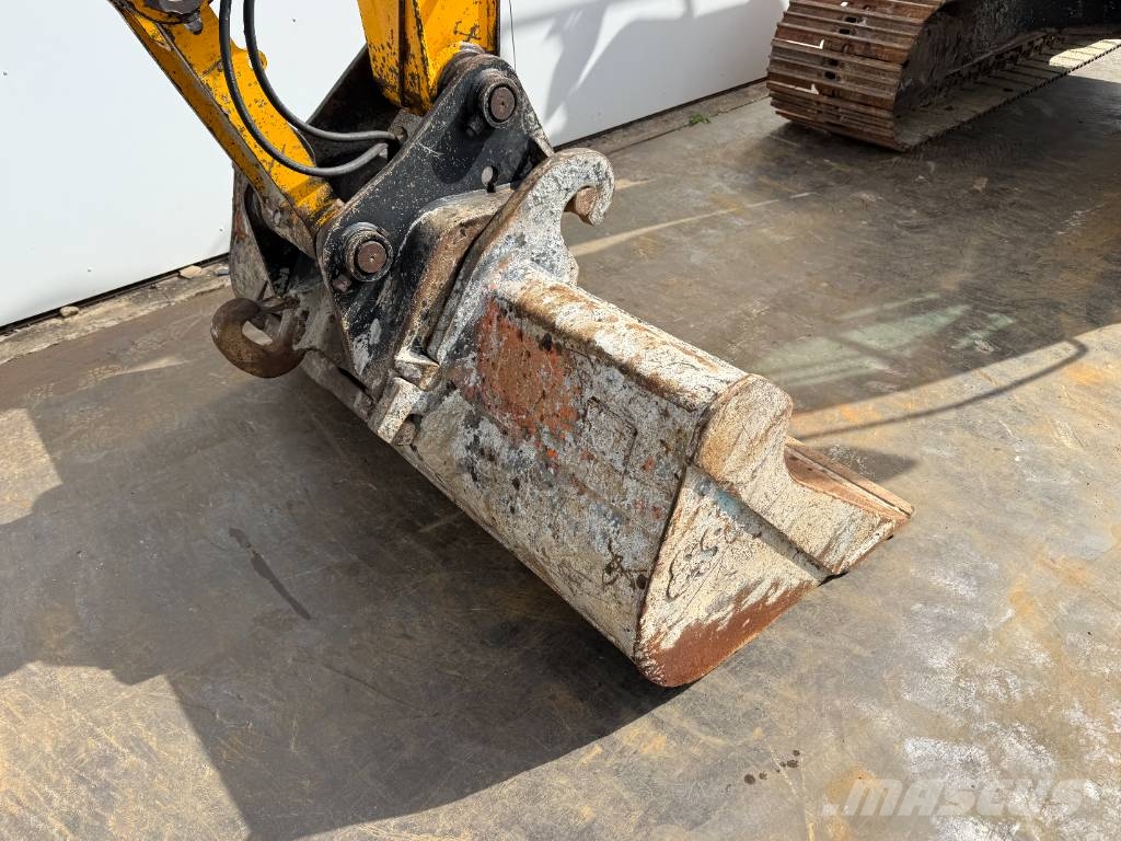 JCB JZ141LC Crawler excavators