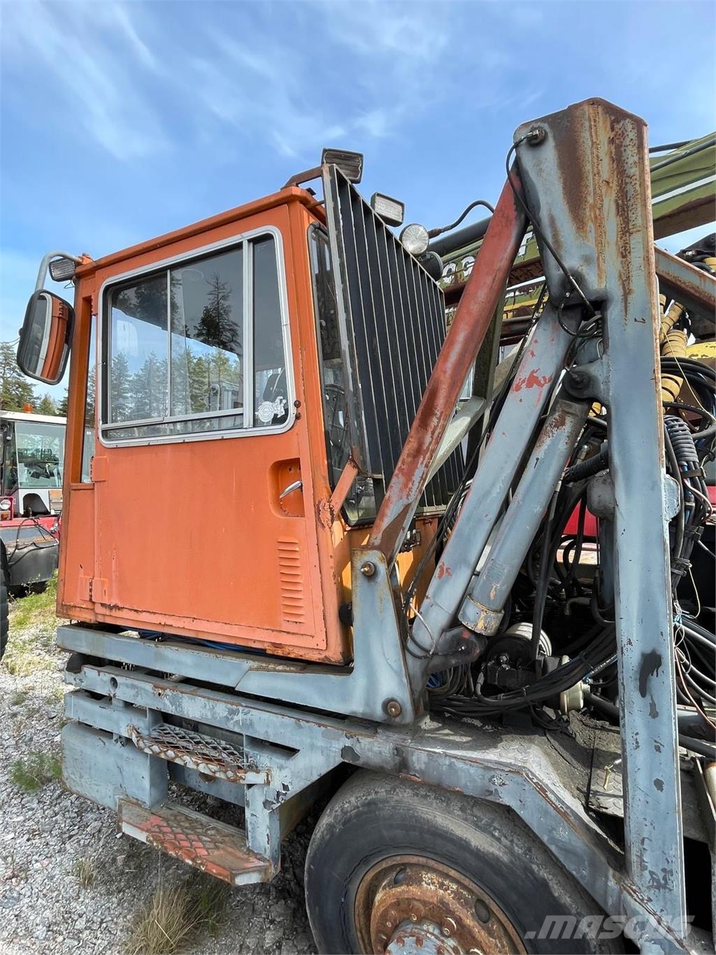Sisu TR 150A 4x4/2600, Vetomestari Terminalzugmaschinen