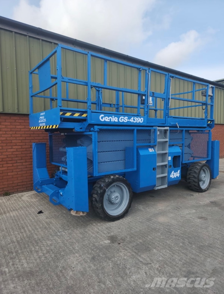 Genie GS 4390RT Rough Terrain Scissor Lift Platforme foarfeca