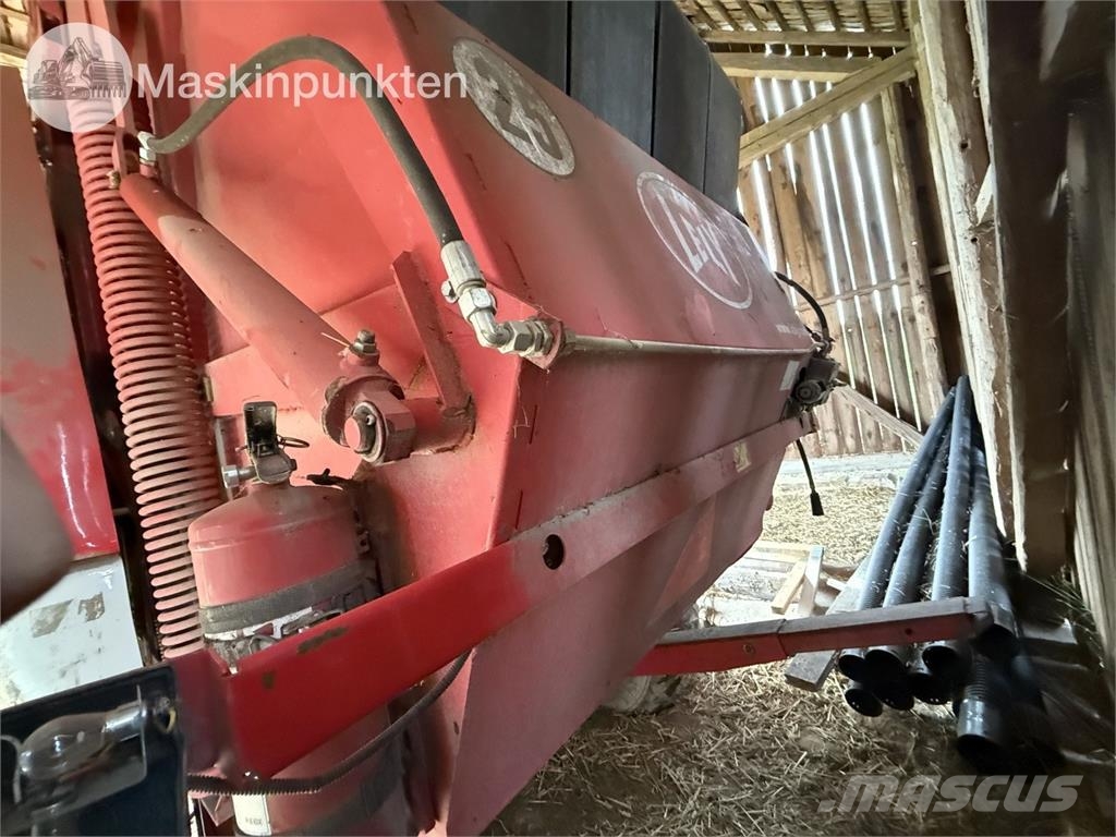 Lely Welger RP 535 Master Rundbalspressar