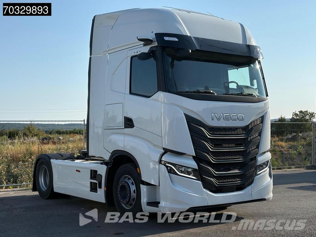 Iveco S-Way 460 4X2 NEW! 2xTanks HPEB Standklima ACC NAV Truck Tractor Units