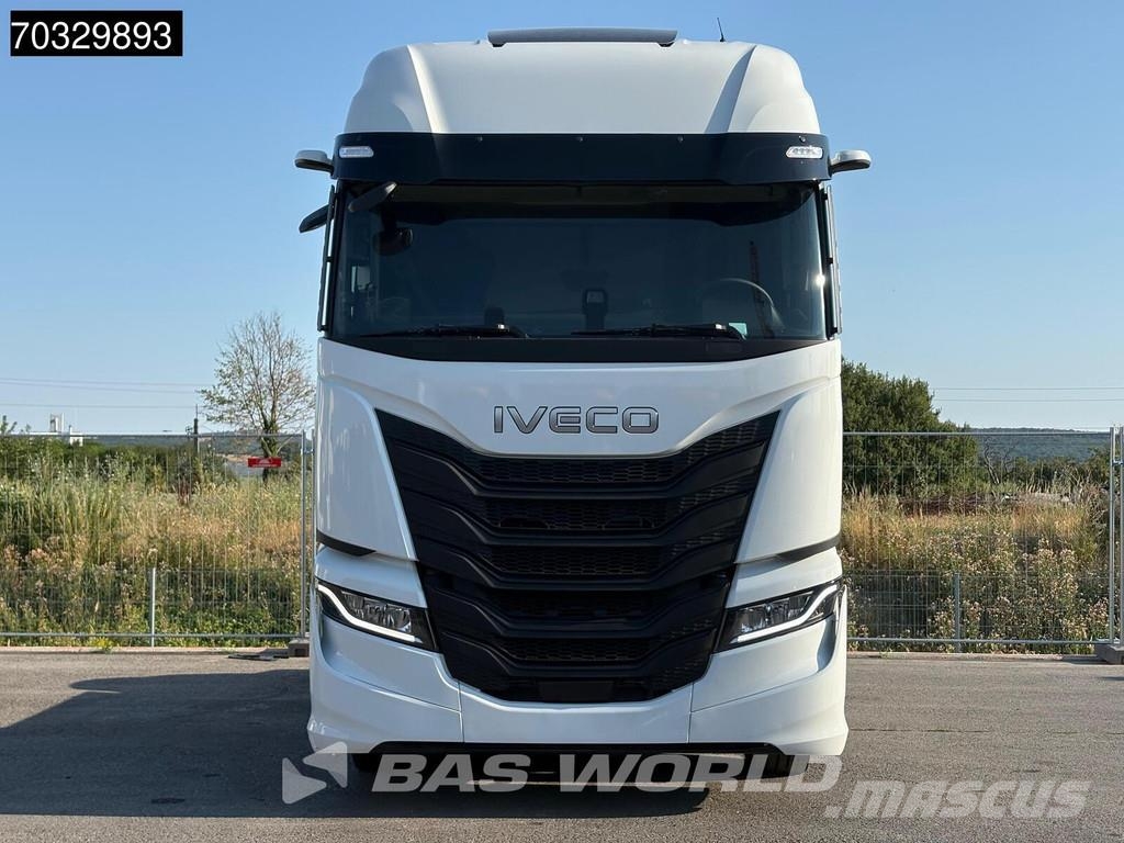 Iveco S-Way 460 4X2 NEW! 2xTanks HPEB Standklima ACC NAV Vetopöytäautot