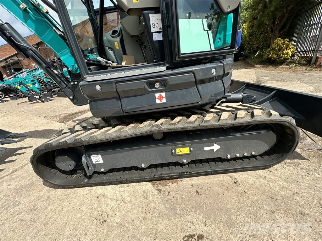 Sunward SWE 25 UF Rupsgraafmachines