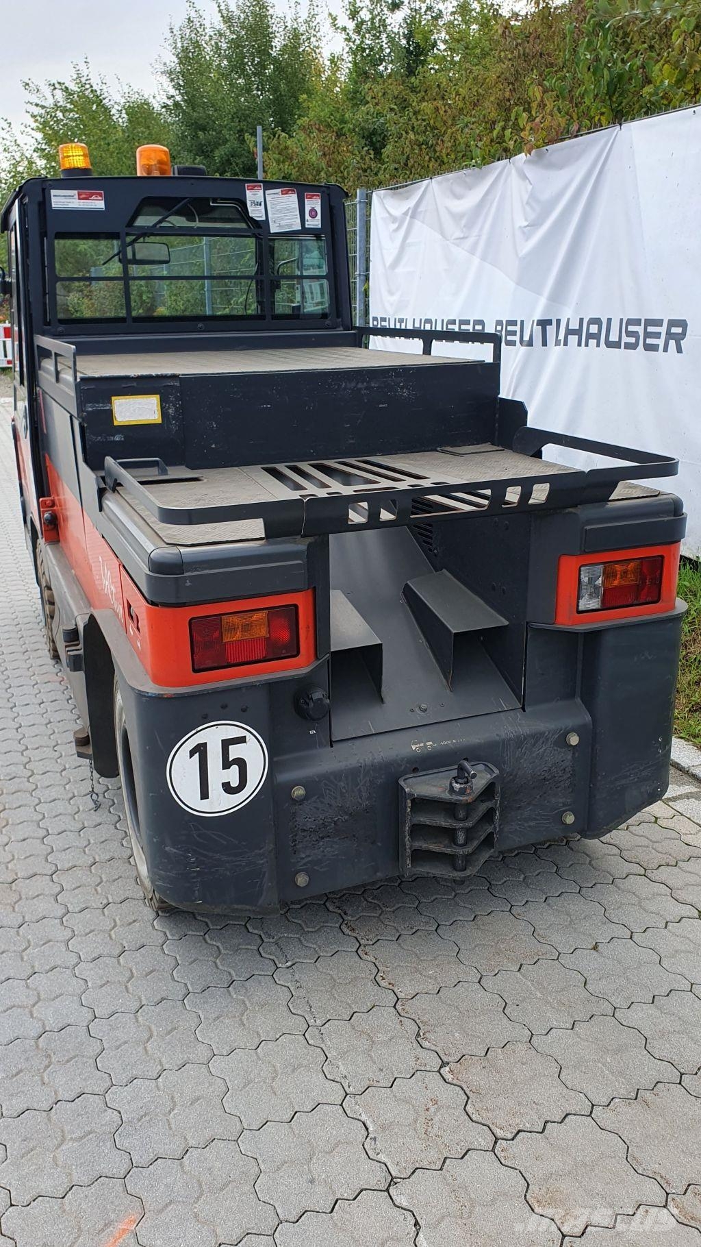 Linde P250 Towing truck