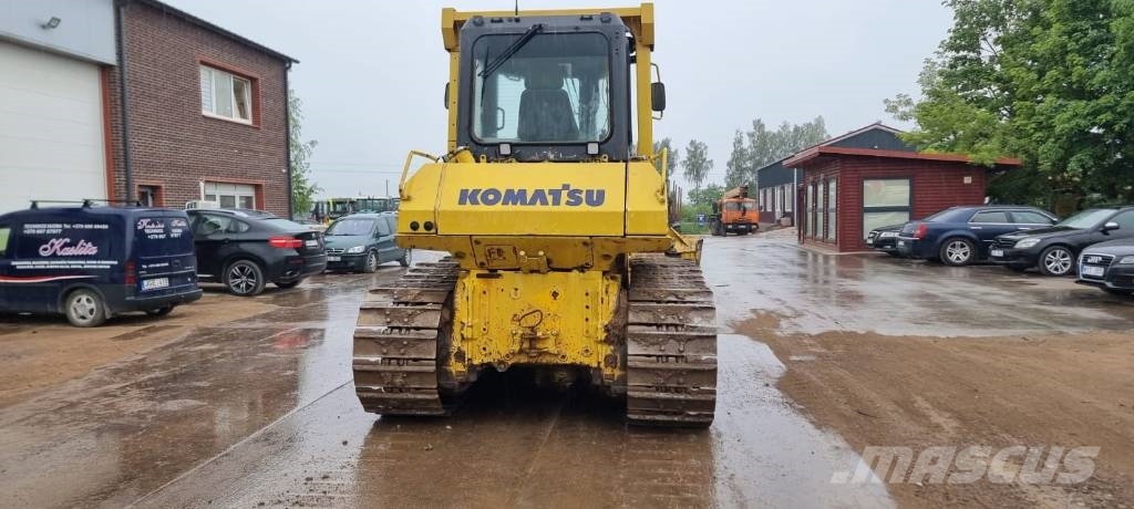 Komatsu D 61 EX-15 Buldooserid