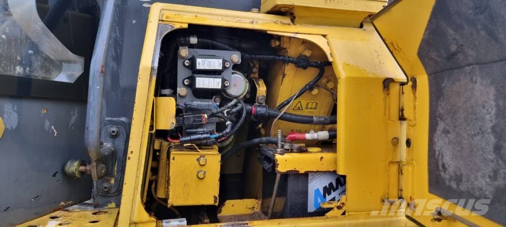 Komatsu D 61 EX-15 Buldooserid