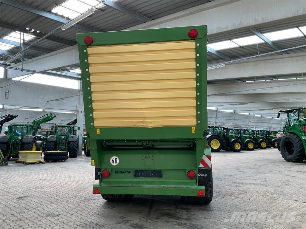 Krone TX 560 معدات التعامل مع المواد ووضعها
