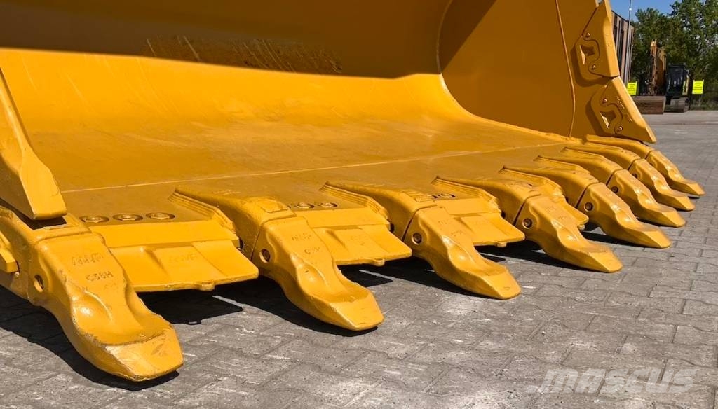 CAT 988 Rock Loading Bucket Kausi
