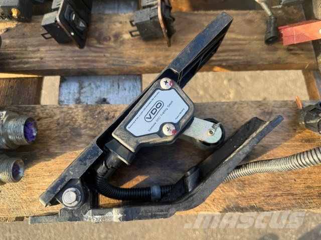 Astra ADT 30 C USED PARTS CAB COMPLET كابينة والداخلية