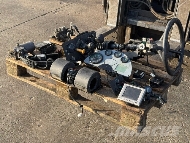 Astra ADT 30 C USED PARTS CAB COMPLET كابينة والداخلية