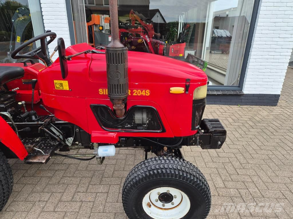 Iseki Minitractor met maaidek 204 miditractor yanmar Laden en Lossen - overige