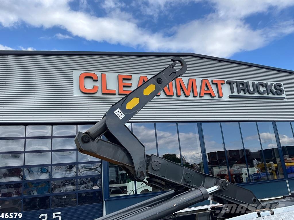 Volvo FM 420 8x4 Euro 6 26 Ton haakarmsysteem Abrollkipper