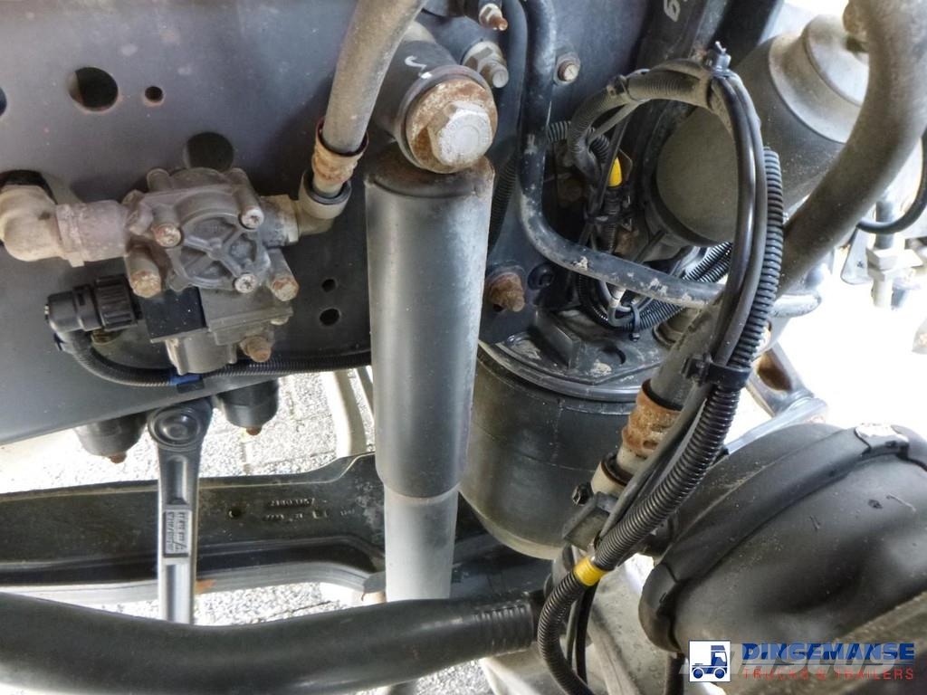 Renault Premium 270 dxi 4x2 fuel tank 13.7 m3 / 4 comp 탱커 트럭
