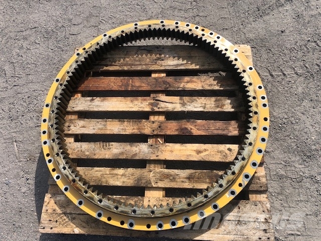 CAT M 318 D SLEWING RING Коробка передач