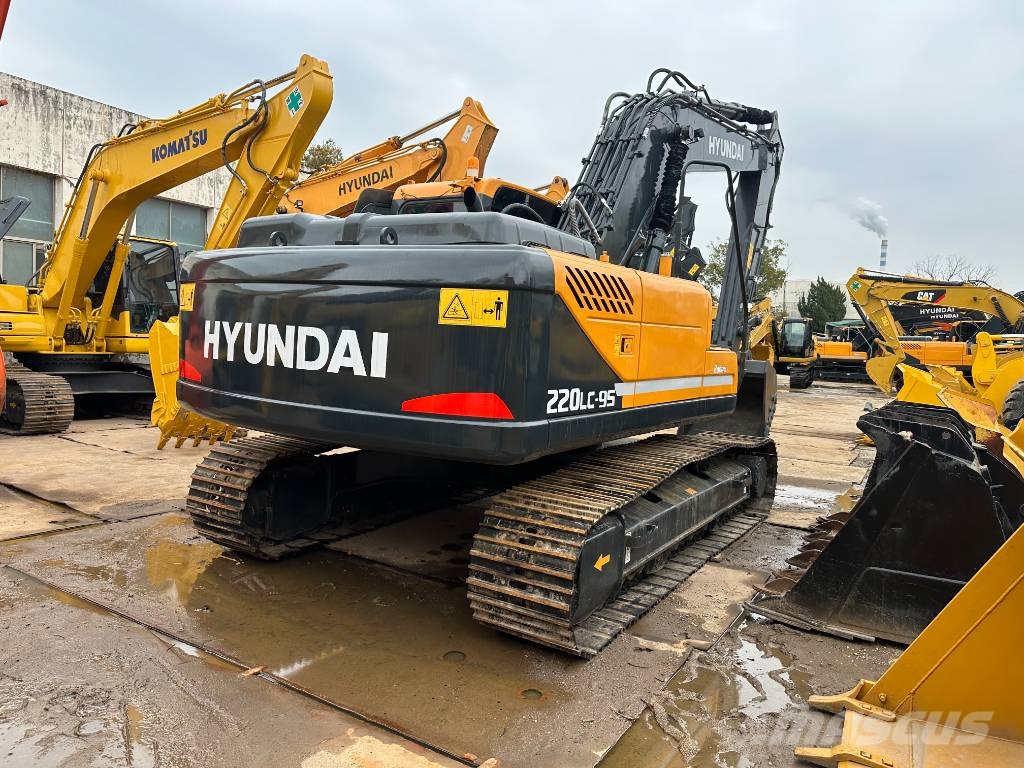 Hyundai 220LC-9S Midi bagri 7t – 12t