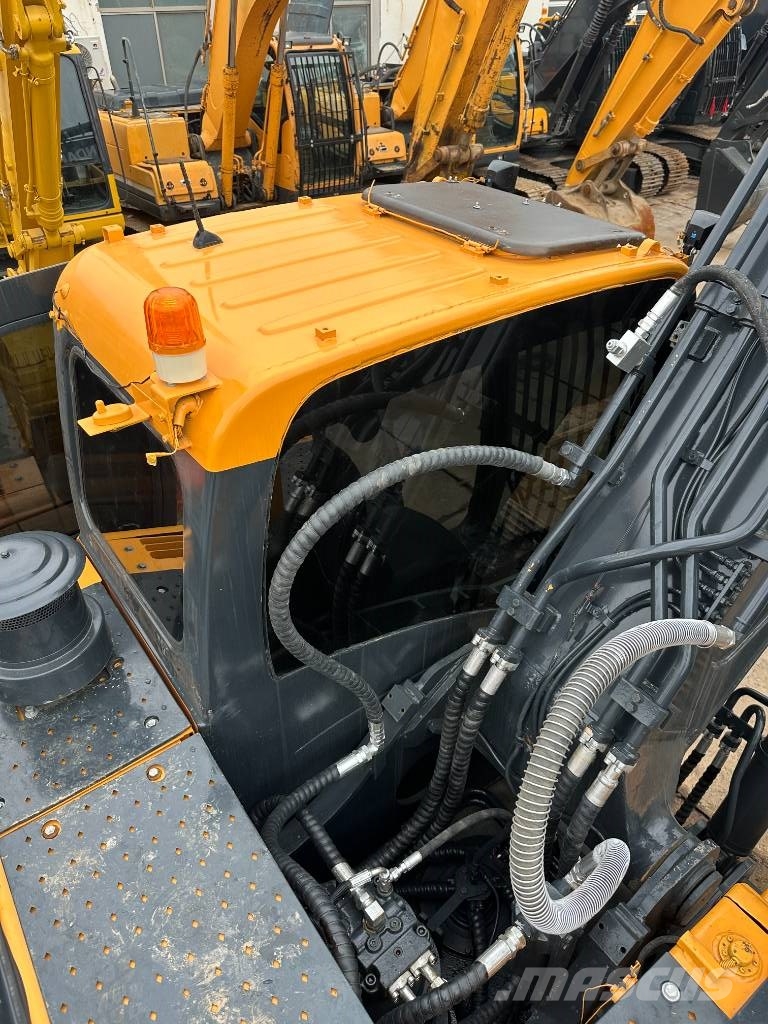 Hyundai 220LC-9S Midi bagri 7t – 12t