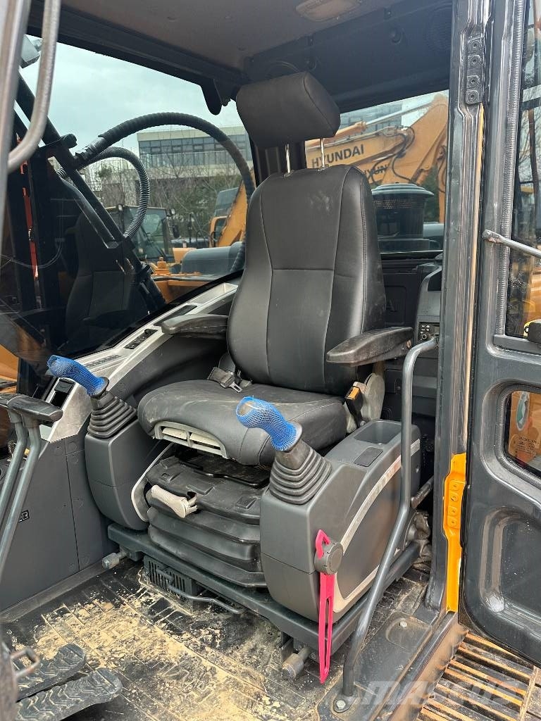 Hyundai 220LC-9S Midi bagri 7t – 12t