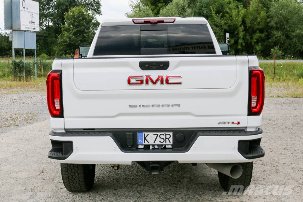 GMC Sierra 2500HD At4 皮卡车
