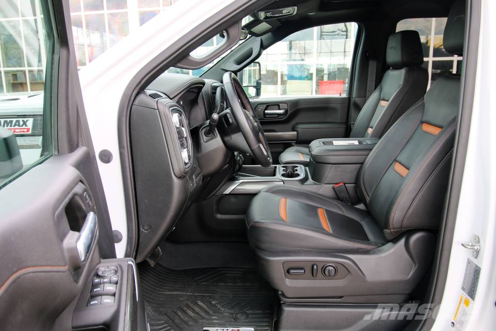 GMC Sierra 2500HD At4 皮卡车