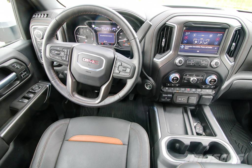 GMC Sierra 2500HD At4 皮卡车