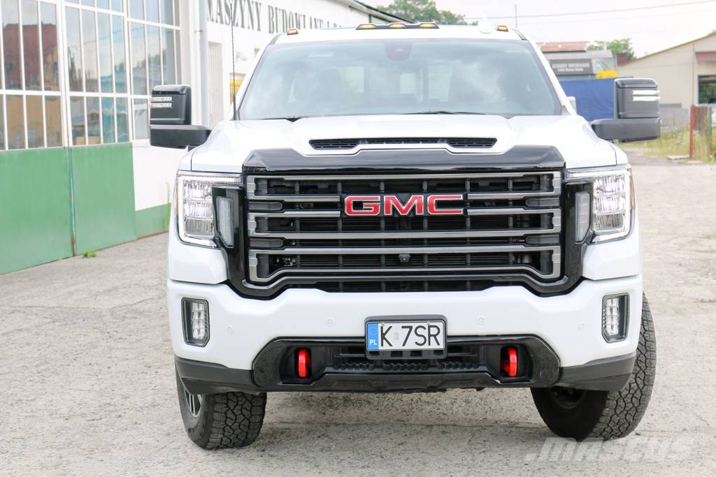 GMC Sierra 2500HD At4 皮卡车