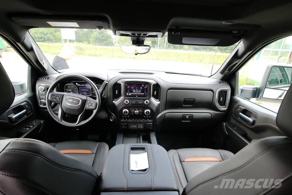 GMC Sierra 2500HD At4 皮卡车