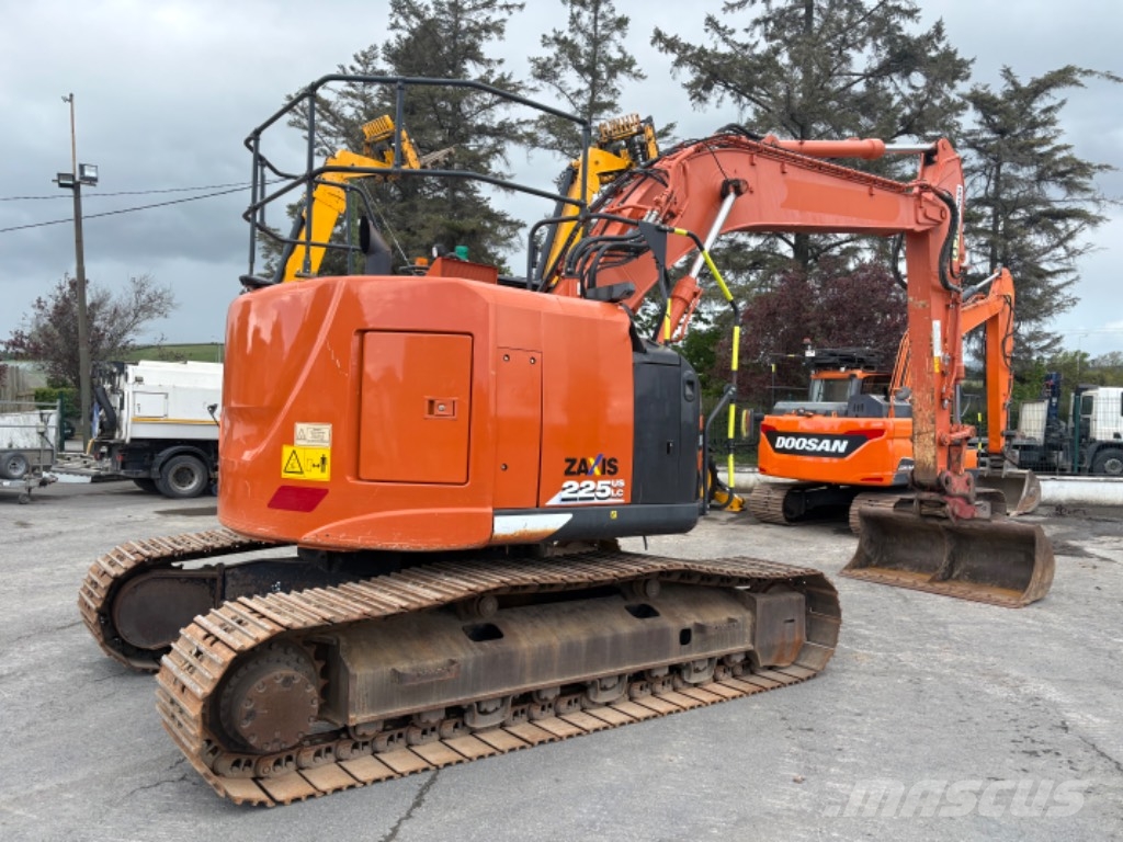 Hitachi ZX 225 US LC-6 Верижен екскаватор