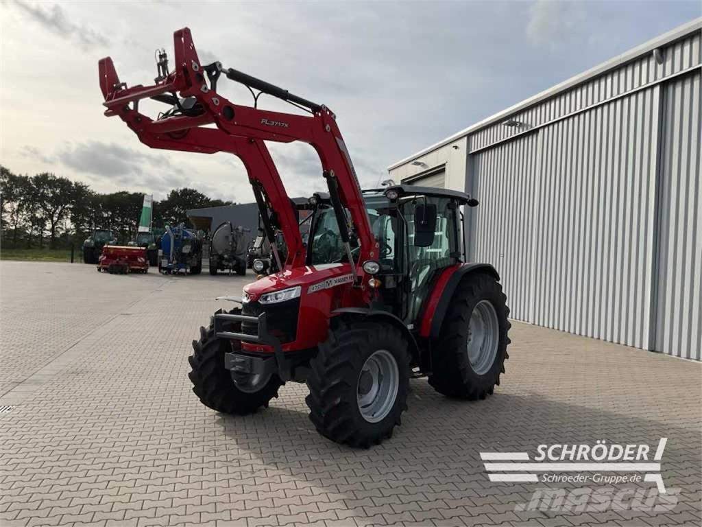 Massey Ferguson 4709 M CAB ESSENTIAL Traktori