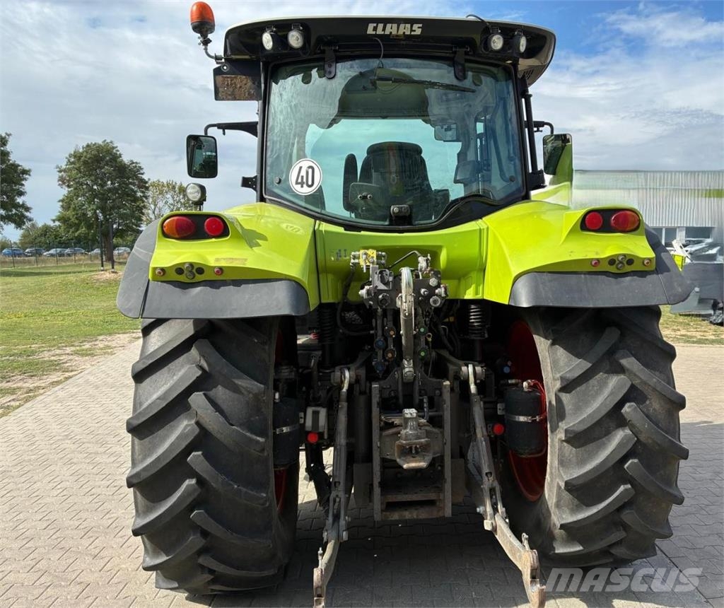 CLAAS ARION 530 Traktorit