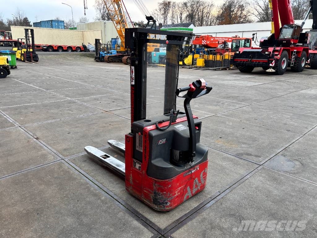 Sichelschmidt D 412 ASM 1250 kg stapelaar Stapelaar meeloop