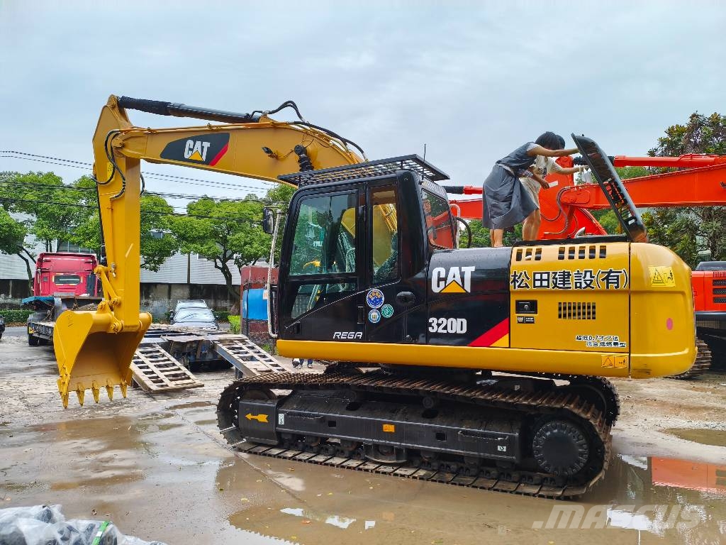 CAT 320 D 履带挖掘机