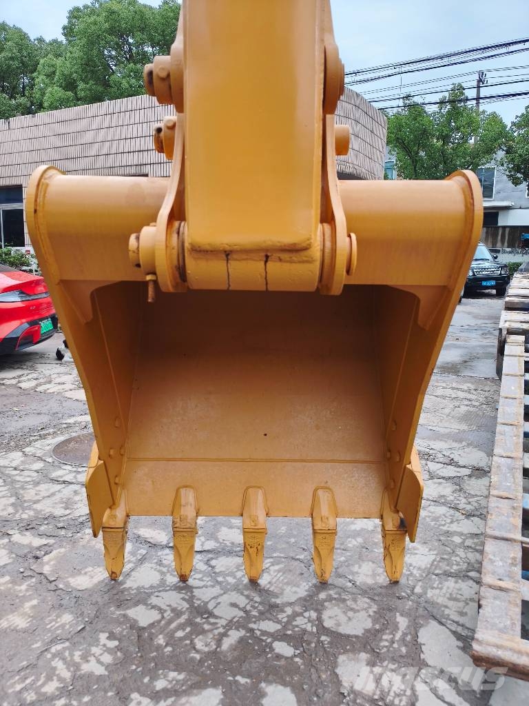 CAT 320 D 履带挖掘机