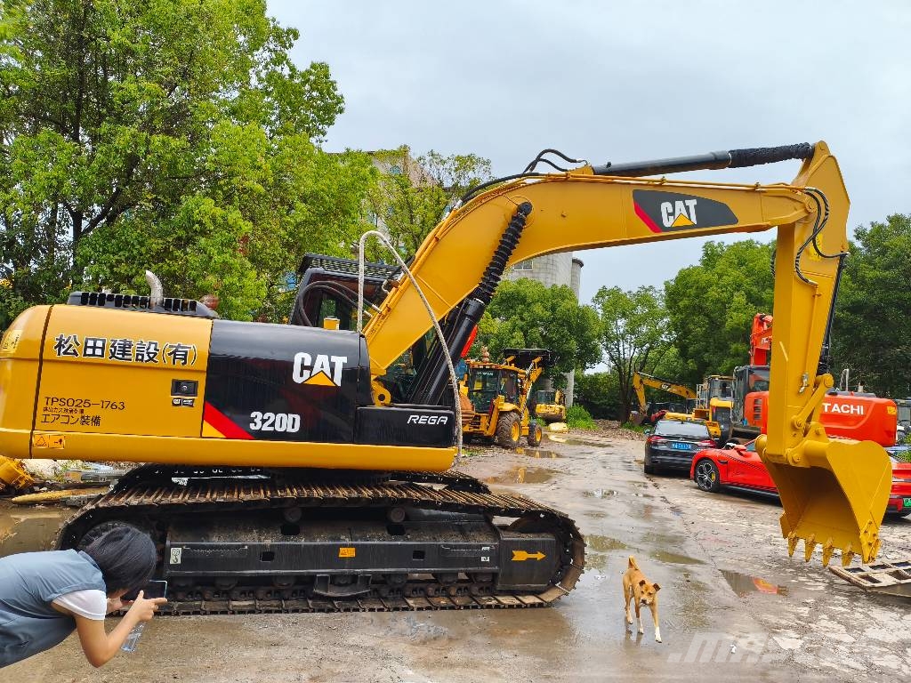 CAT 320 D 履带挖掘机