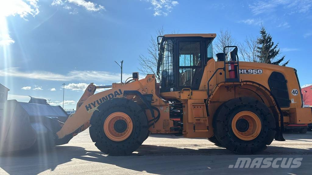 Hyundai HL960 HI-Tip لوادر بعجل
