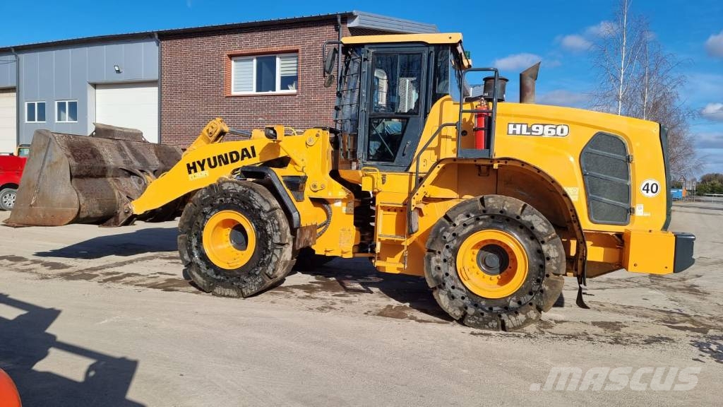 Hyundai HL960 HI-Tip لوادر بعجل