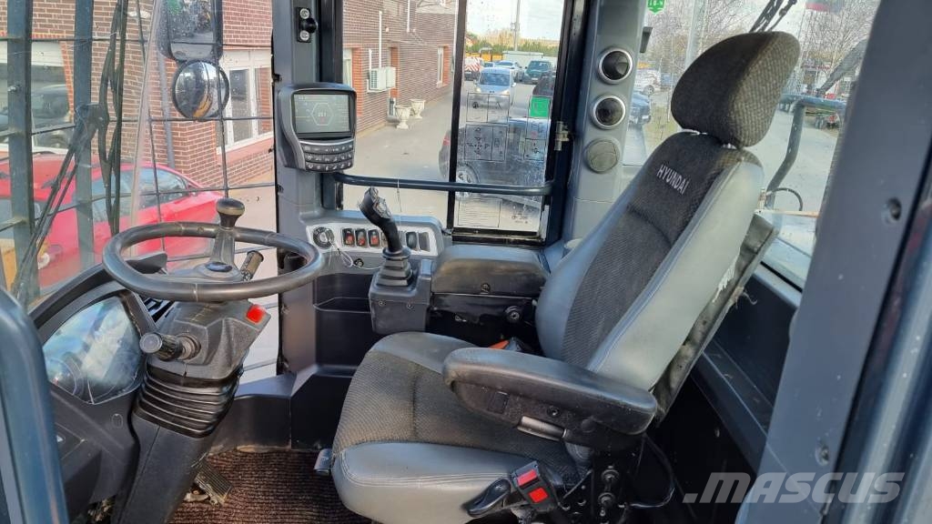 Hyundai HL960 HI-Tip لوادر بعجل