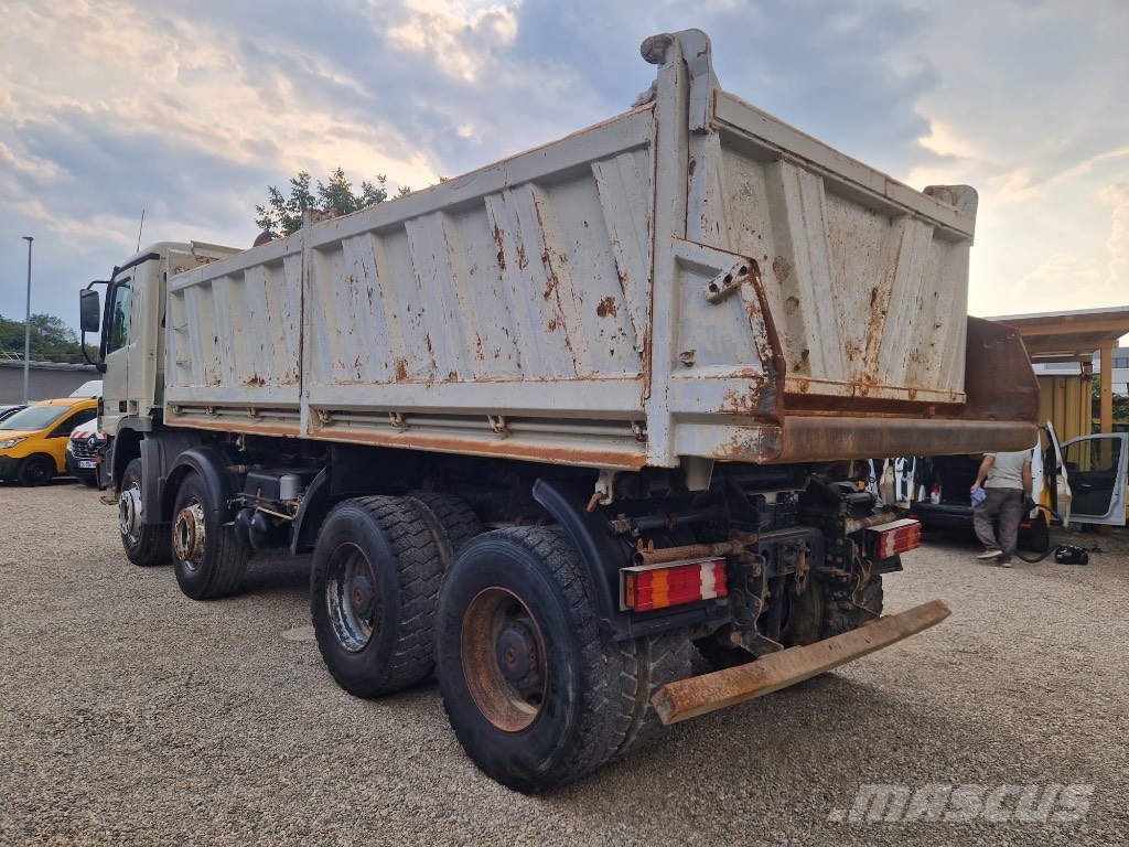 Mercedes-Benz Actros 3244 شاحنات قلابة